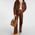 Loewe Squeeze Small Brown Leather Bag with Magnetic Closure