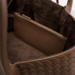 Pinacoteca Intrecciato Leather Tote Bag in Brown – Bottega Veneta