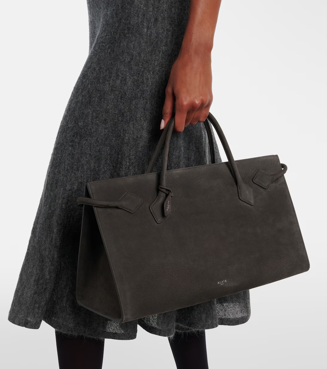 Alaïa Le Teckel Large Leather Shoulder Bag Grey | Crown Clutch Alaïa Le Teckel Large Leather Shoulder Bag Grey | Crown Clutch