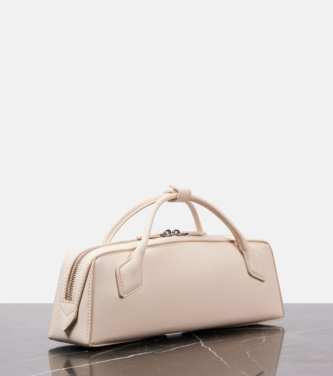 Alaïa Le Teckel Leather Clutch Pink | Crown Clutch Alaïa Le Teckel Leather Clutch Pink | Crown Clutch