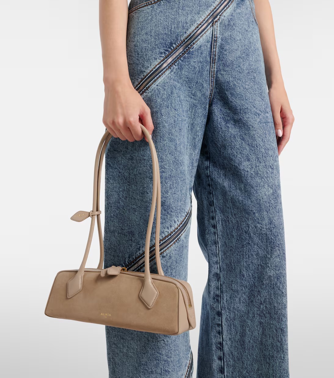 Alaïa Le Teckel Small Suede Shoulder Bag Beige | Crown Clutch Alaïa Le Teckel Small Suede Shoulder Bag Beige | Crown Clutch